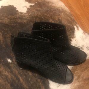 Coconut by Matisse booties - Black - sz 7.5